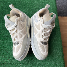 Load image into Gallery viewer, Louis Vuitton Skates Size 9UK
