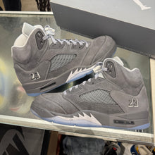 Load image into Gallery viewer, Jordan Wolf Grey 5s Size 10.5
