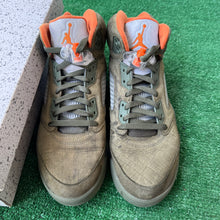 Load image into Gallery viewer, Jordan Olive 5s Size 10.5
