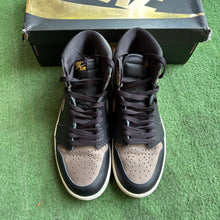 Load image into Gallery viewer, Jordan Palomino 1s Size 9.5
