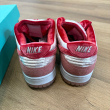 Load image into Gallery viewer, Nike SB Strangelove Low Dunks Size 8
