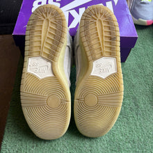 Load image into Gallery viewer, Nike SB Mummy Low Dunks Size 11
