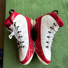 Load image into Gallery viewer, Jordan Gym Red 9s Size 11

