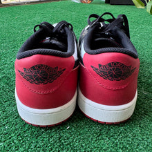 Load image into Gallery viewer, Jordan Black Toe 1 Lows Size 10

