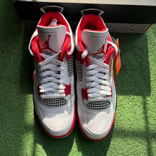 Load image into Gallery viewer, Jordan Fire Red 4s Size 9
