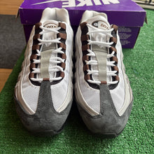 Load image into Gallery viewer, Nike SB Cacao Wow Air Max 95s Size 11.5

