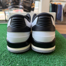 Load image into Gallery viewer, Jordan Black White 2/3s Size 11
