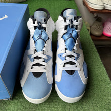 Load image into Gallery viewer, Jordan UNC 6s Size 9
