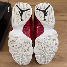 Load image into Gallery viewer, Jordan Gym Red 9 Size 9
