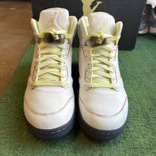 Load image into Gallery viewer, Jordan Luminous Green 5s Size 10.5W/9M
