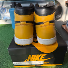 Load image into Gallery viewer, Jordan Pollen 1s Size 7.5
