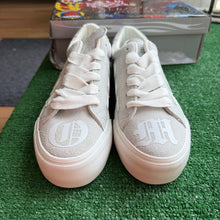 Load image into Gallery viewer, Octavious Marks Skate Shoes Size 9
