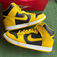 Load image into Gallery viewer, Nike Iowa High Dunks Size 13
