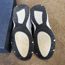 Load image into Gallery viewer, Dior B30s Size 44
