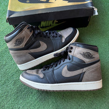 Load image into Gallery viewer, Jordan Palomino 1s Size 9.5
