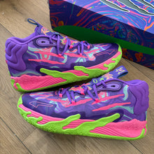 Load image into Gallery viewer, Puma Toxic LaMelo Ball MB.03s Size 10
