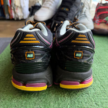 Load image into Gallery viewer, New Balance 1906Rs Size 13
