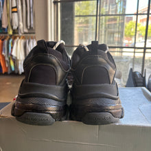 Load image into Gallery viewer, Balenciaga Triple S Size 42

