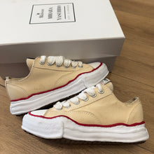 Load image into Gallery viewer, MMY OG Sole Canvas Peterson Lows Size 37
