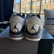 Load image into Gallery viewer, Jordan Cement Grey 3s Size 11.5
