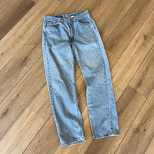 Load image into Gallery viewer, Vintage Levi’s Denim Size 34 x 32

