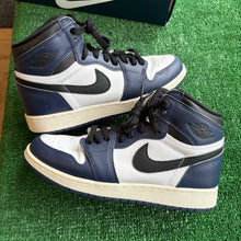 Load image into Gallery viewer, Jordan Midnight Navy 1s Size 6Y
