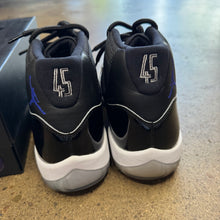 Load image into Gallery viewer, Jordan Space Jam 11s Size 12

