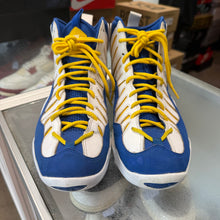 Load image into Gallery viewer, Nike Air Bakins Size 10
