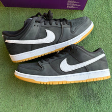 Load image into Gallery viewer, Nike SB Black White Gum Dunks Size 11.5
