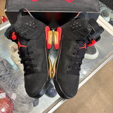 Load image into Gallery viewer, Jordan Infrared 6s Size 9

