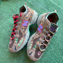 Load image into Gallery viewer, New Balance Stray Rat 827s Size 9.5
