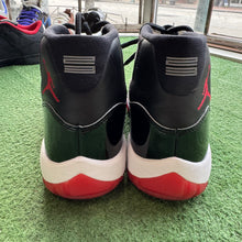 Load image into Gallery viewer, Jordan Bred 11s Size 10.5

