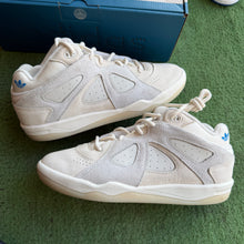 Load image into Gallery viewer, Adidas Bad Bunny 1.0s Size 8
