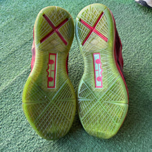 Load image into Gallery viewer, Nike Lebron Christmas 10s Size 9.5
