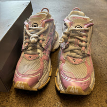 Load image into Gallery viewer, Balenciaga Runners Size 44
