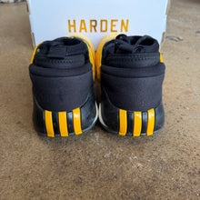 Load image into Gallery viewer, Adidas James Harden Vol 7s Size 9.5
