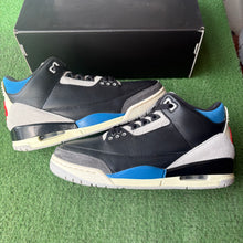 Load image into Gallery viewer, Jordan Rare Air 3s Size 8
