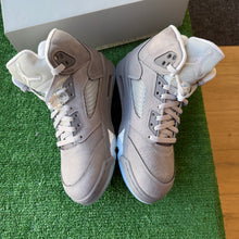 Load image into Gallery viewer, Jordan Wolf Grey 5s Size 8
