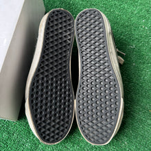 Load image into Gallery viewer, Vans Black Pearlized Old Skool 36s Size 9.5
