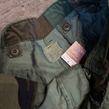Load image into Gallery viewer, Vintage Camo Pants Size 34 x 32
