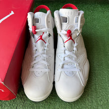 Load image into Gallery viewer, Jordan Red Oreo 6s Size 11.5
