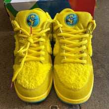 Load image into Gallery viewer, Nike SB Grateful Dead Yellow Dunk Lows Size 11
