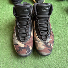 Load image into Gallery viewer, Jordan Camo 10s Size 8.5
