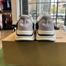 Load image into Gallery viewer, Yeezy Wave Runner 700s Size 13
