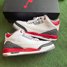 Load image into Gallery viewer, Jordan Fire Red 3s Size 7Y
