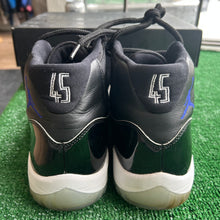 Load image into Gallery viewer, Jordan Space Jam 11s Size 11
