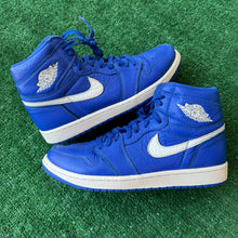 Load image into Gallery viewer, Jordan Hyper Royal 1s Size 9.5

