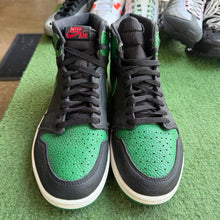 Load image into Gallery viewer, Jordan Pine Green 1s Size 10.5
