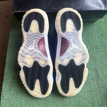 Load image into Gallery viewer, Jordan 72-10 Low 11s Size 9.5
