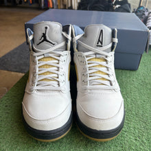 Load image into Gallery viewer, Jordan A Ma Maniere Dawn 5s Size 9W/7.5M
